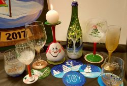 Holiday Paintings & Decor!
